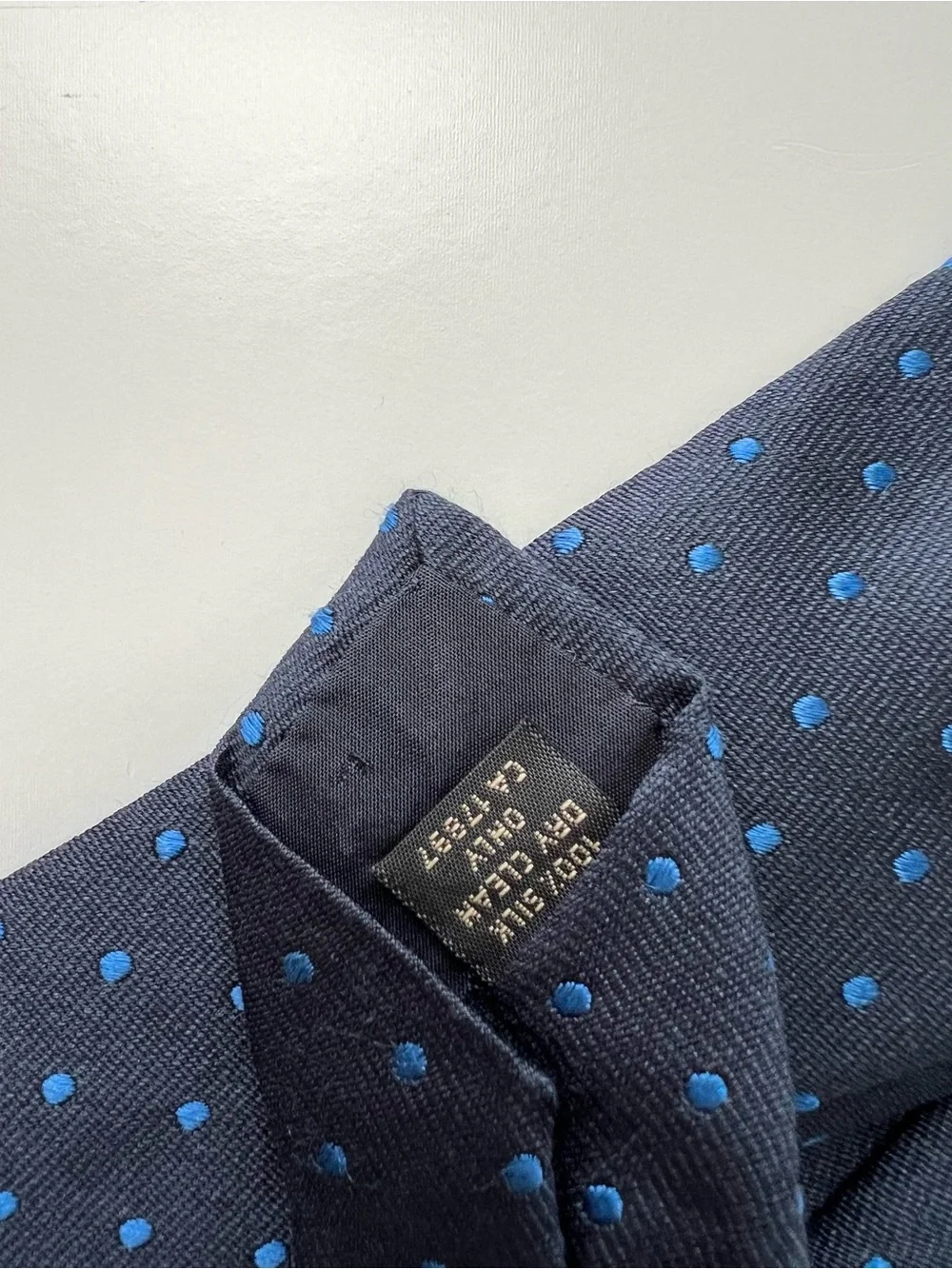 VTG Banana Republic Tie Navy Blue Polka Dot Made in Italy 100% Silk